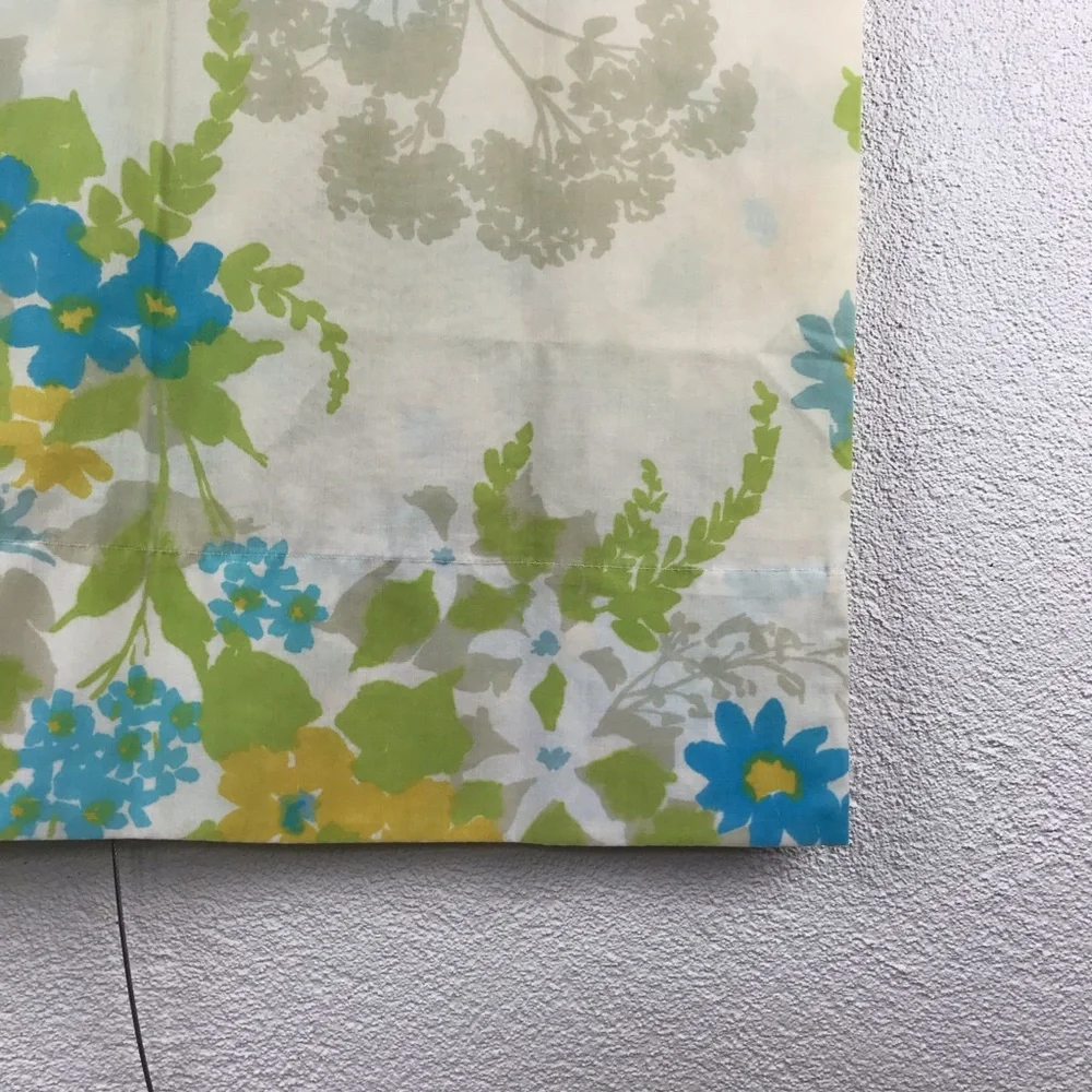Vintage l 60s Queen Aqua Floral Groovy Funky Mod Pillow Case Bed Linens Fabric